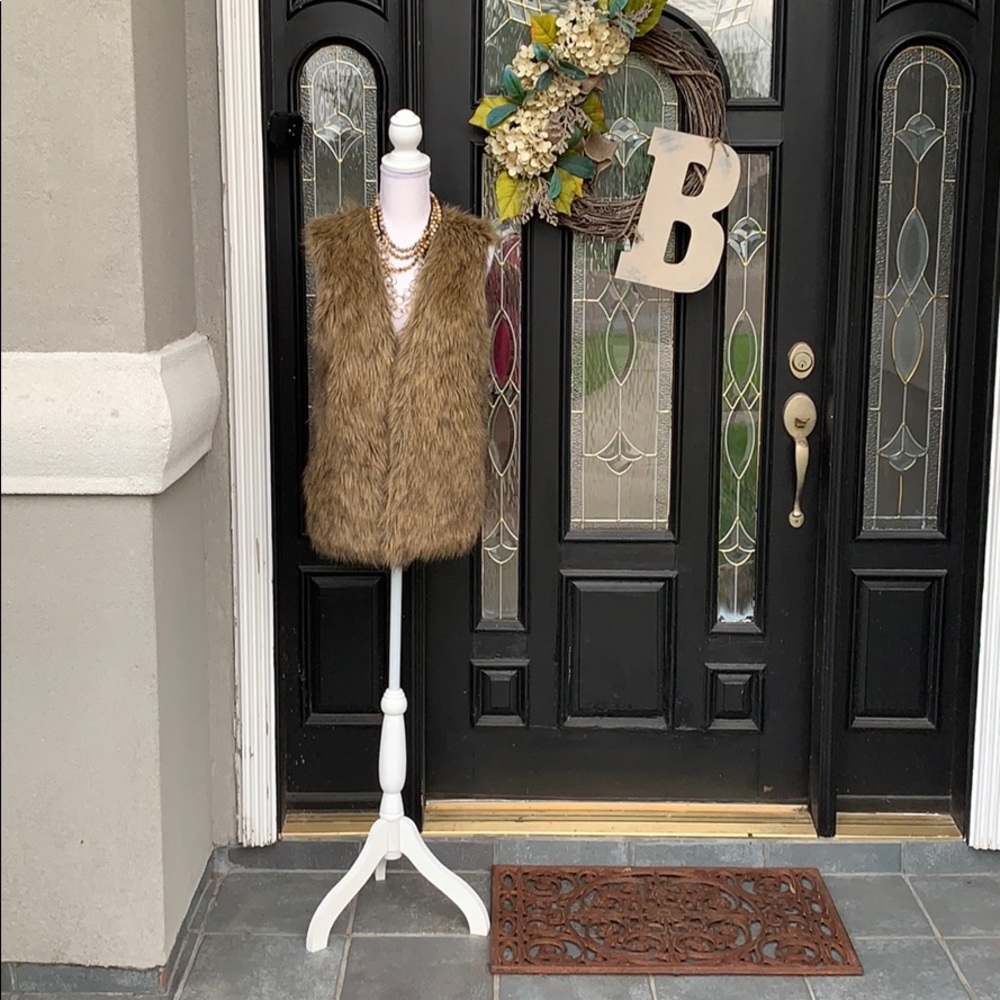 Xhilaration faux fur front vest with sweater back